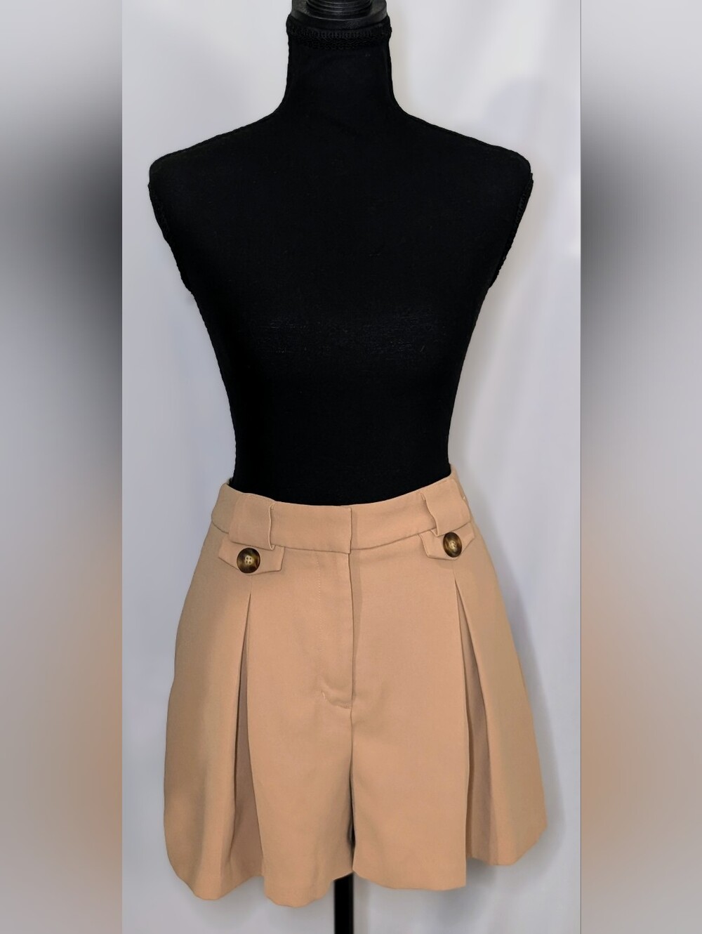 Express Shortie Extreme High Rise Pleated Tailored Shorts Tan Size 2